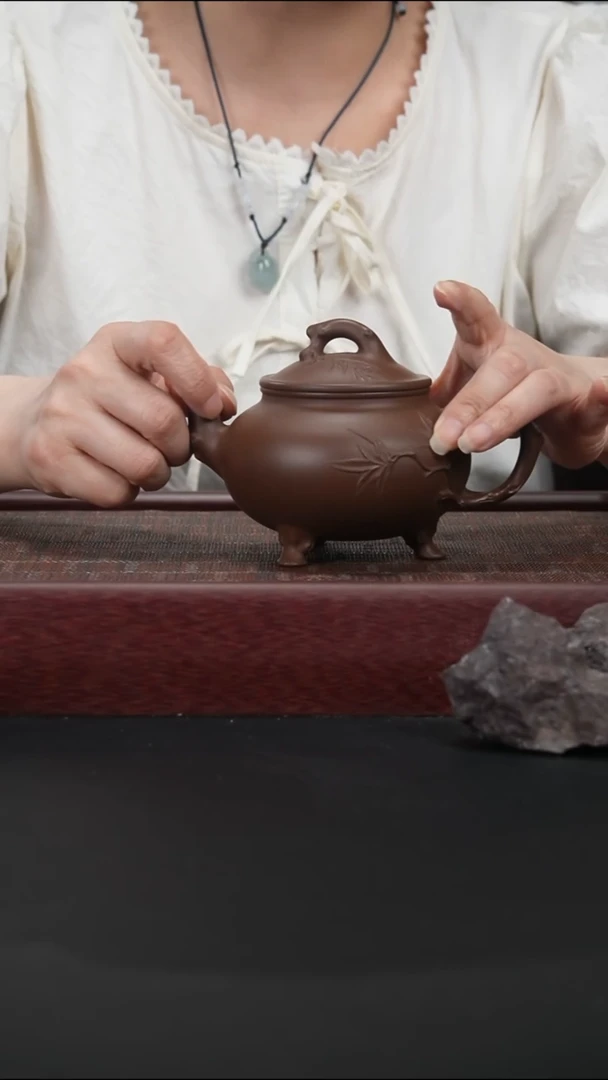 茶壶紫砂xt 底槽清 三足风韵