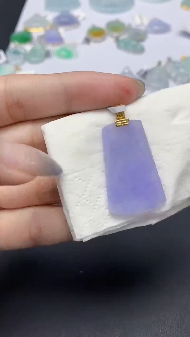 翡翠18K金镶嵌颈饰天然缅甸a货翡翠