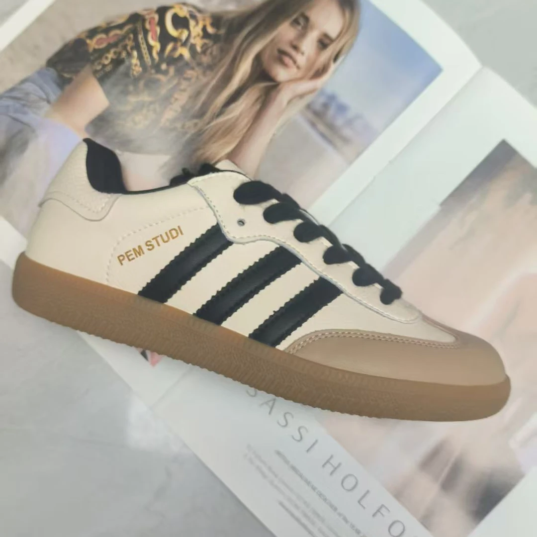 3106-上脚真的软~防滑平底休闲板鞋女阿甘鞋复古经典百搭德训鞋