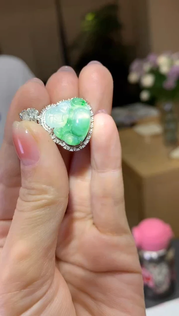 颈饰18K金镶嵌翡翠|不退不换