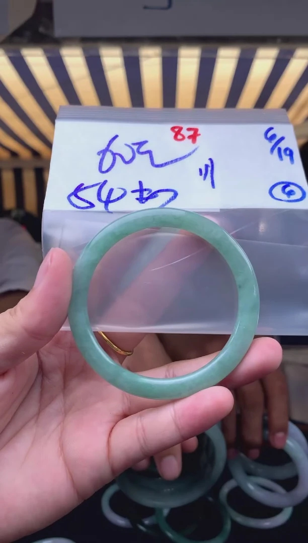 定制翡翠未镶嵌川87毛货需精细抛光拍一发一