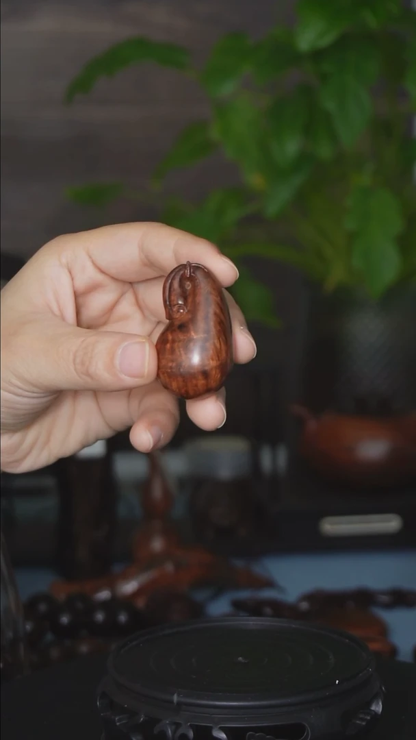 【闪购商品】黄花梨/降香黄檀吊坠海黄老料水波钱袋