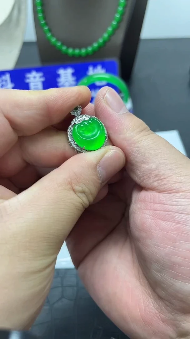 颈饰14K金镶嵌翡翠如意228