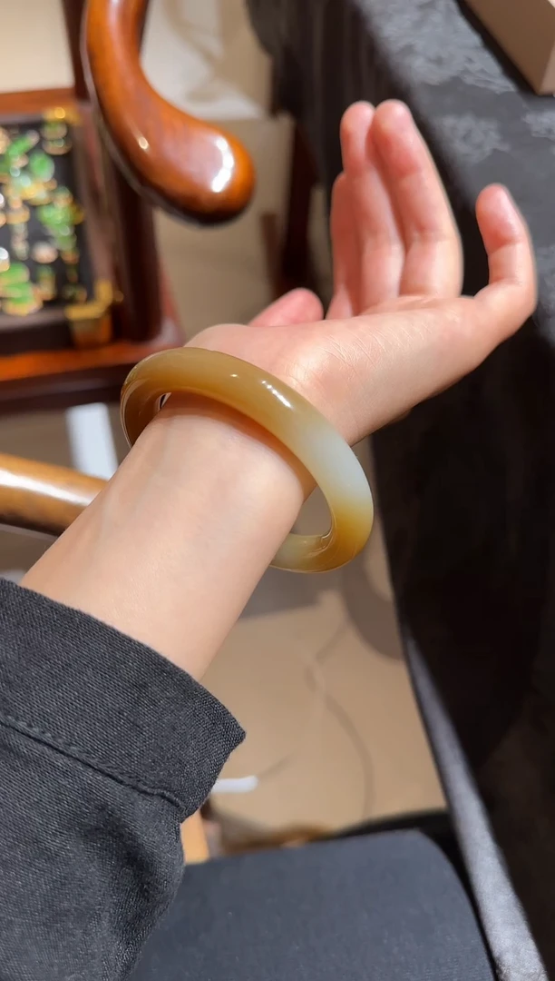 未镶嵌手镯和田玉（糖玉）1