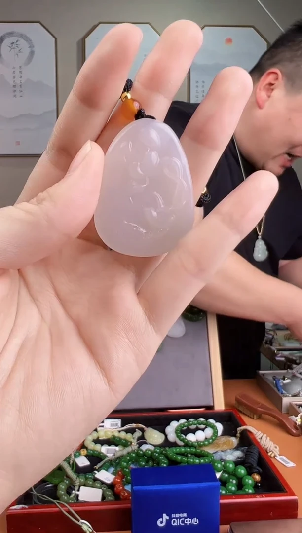 颈饰未镶嵌和田玉一物一证 拍一单发一个