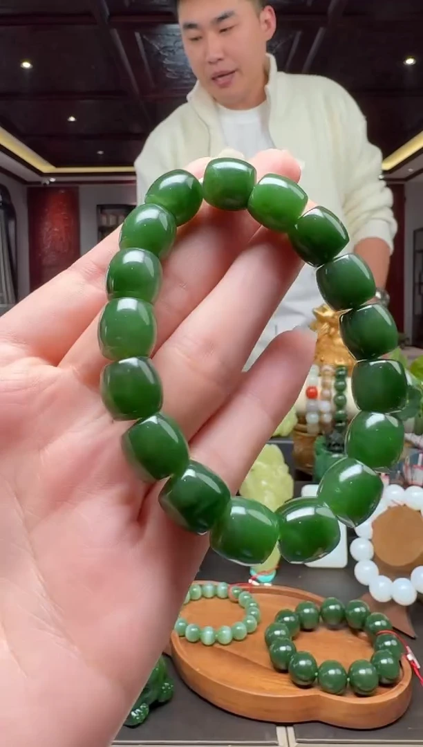 未镶嵌和田玉挂件by12