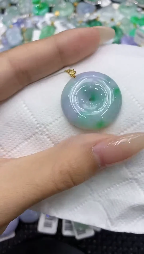 翡翠18K金镶嵌颈饰111111111111