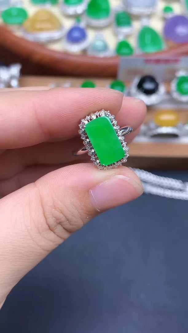 18K金镶嵌戒指翡翠514-中国好珍宝