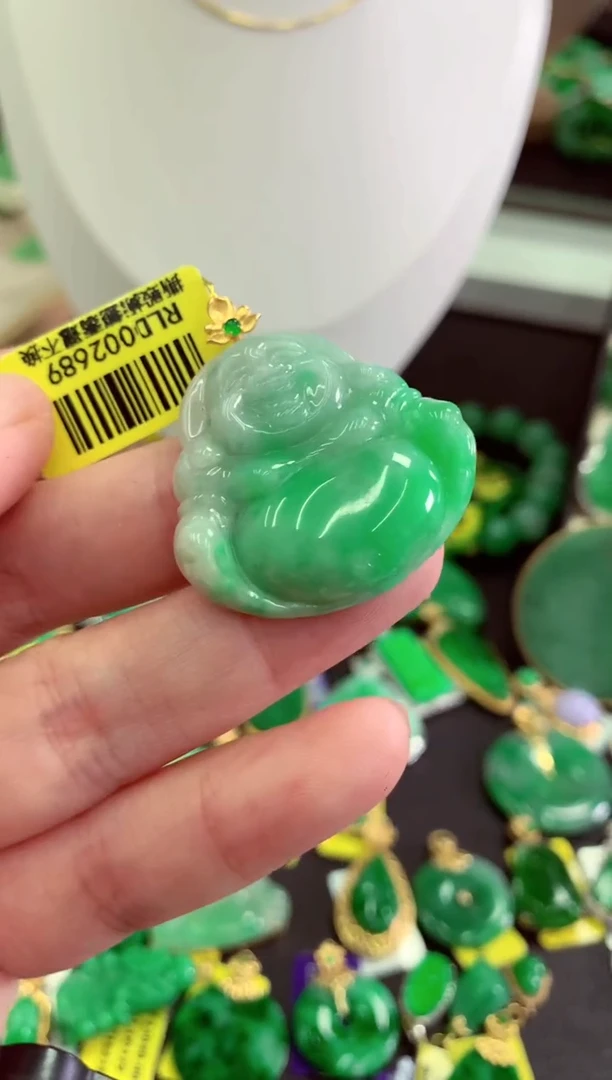 翡翠18K金镶嵌颈饰挂件