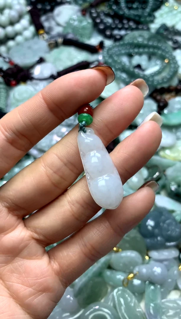 颈饰未镶嵌翡翠1