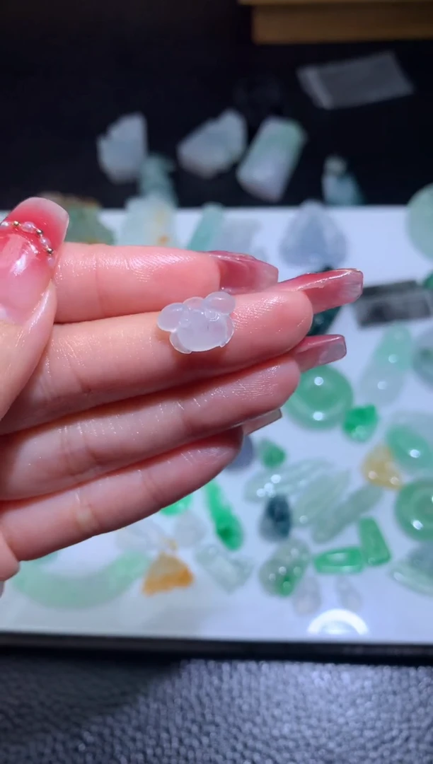 定制翡翠未镶嵌螃蟹