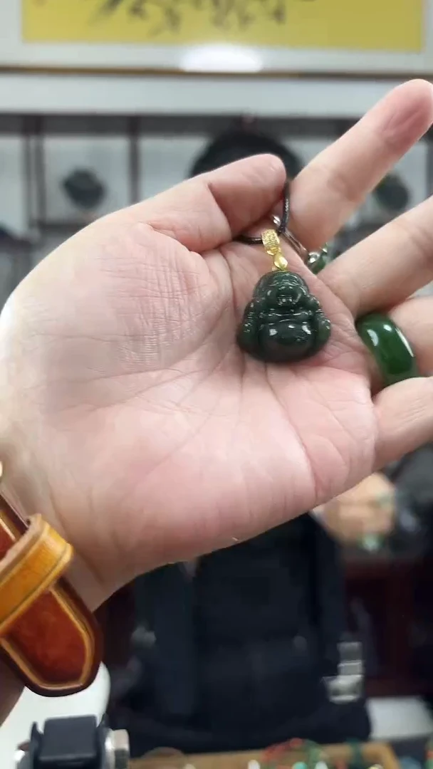 颈饰未镶嵌和田玉佛公