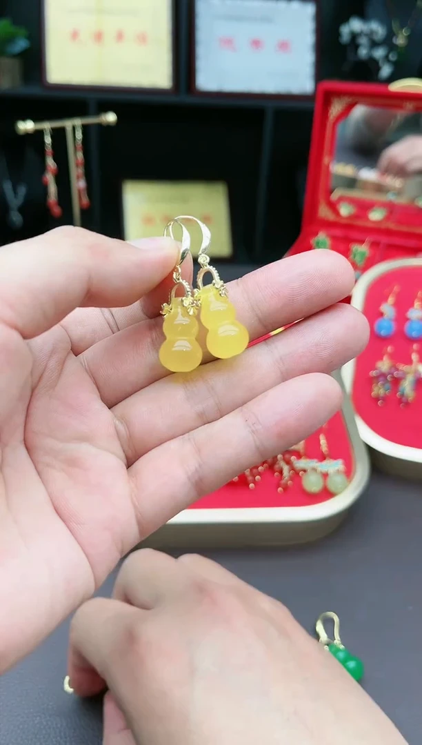 【闪购商品】玛瑙/玉髓耳钉银S925镶嵌3330000