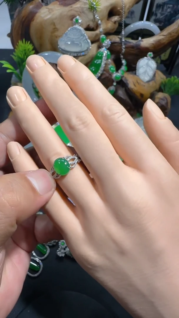 【闪购商品】翡翠戒指18K金镶嵌戒指