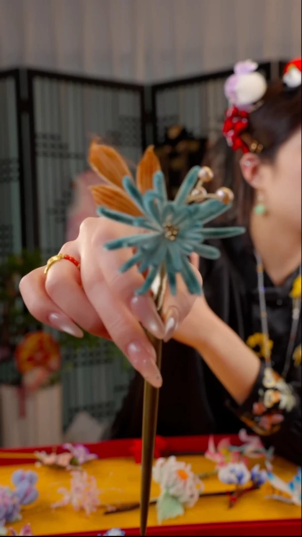 刺绣非遗手工饰品