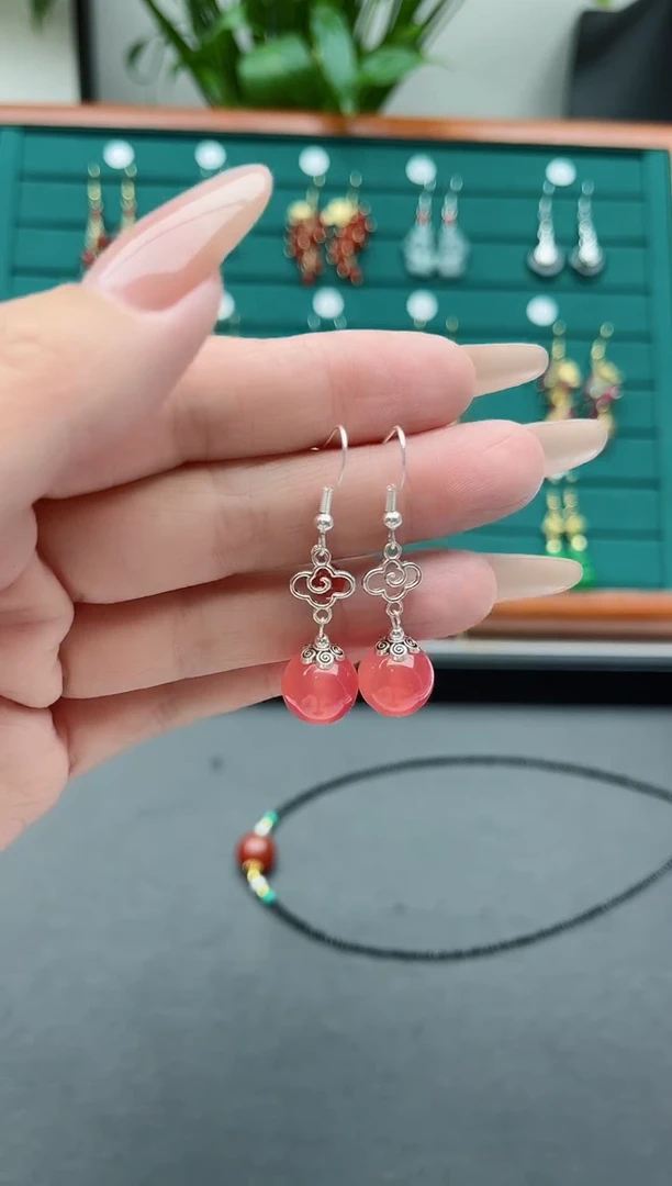 【闪购商品】南红玛瑙耳饰银S925镶嵌916变色珠小