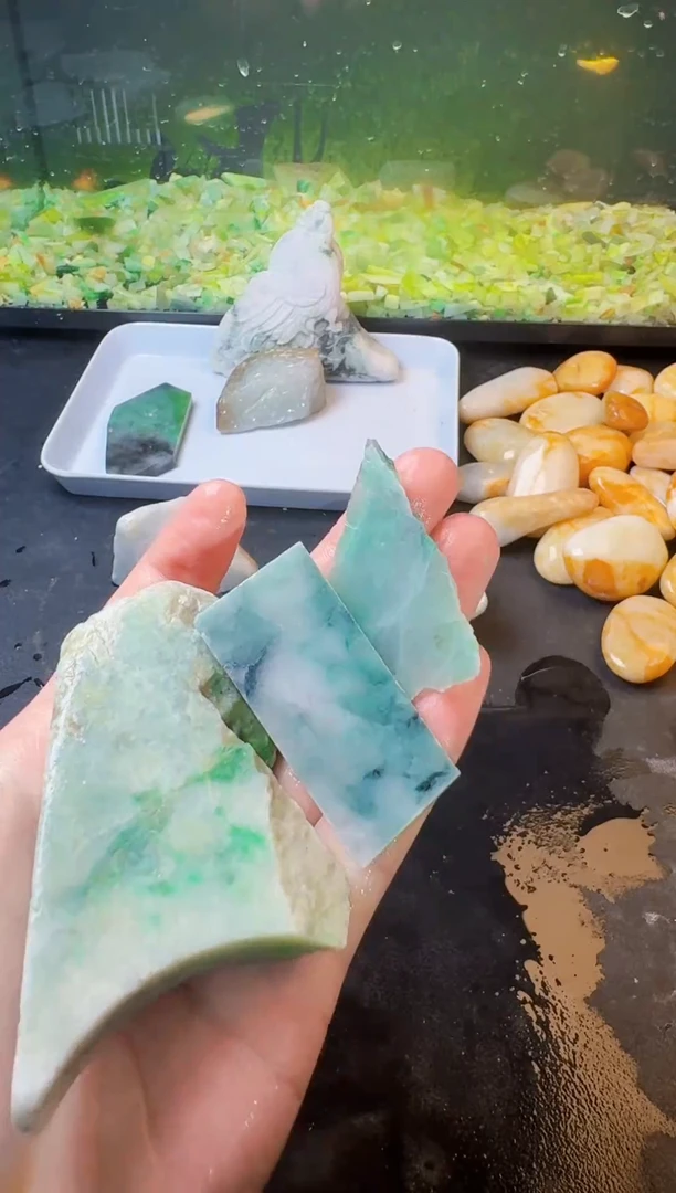 翡翠未镶嵌颈饰075天然缅甸A货翡翠