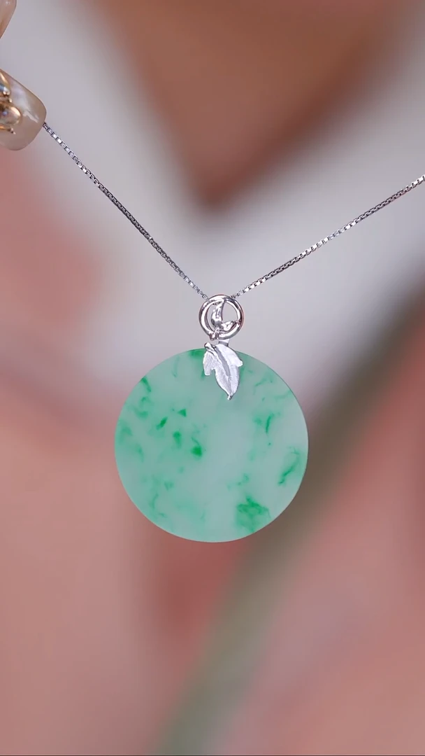 吊坠(不含链)18K金镶嵌翡翠39