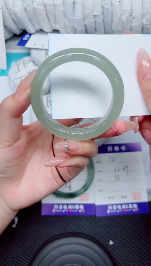 石英质玉手镯未镶嵌178-53