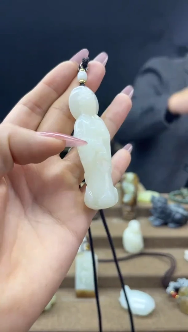 颈饰未镶嵌和田玉1