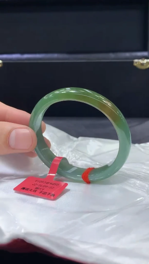 未镶嵌手镯翡翠翡翠手镯