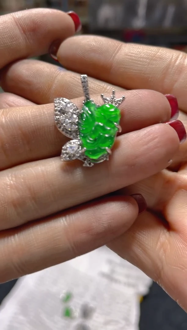 【闪购商品】翡翠颈饰未镶嵌天然A货翡翠假一罚四（多样性）