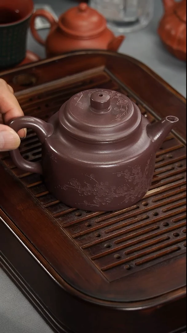 茶壶紫砂宜兴紫砂天青泥墨梅刻绘剑流德钟壶240毫升