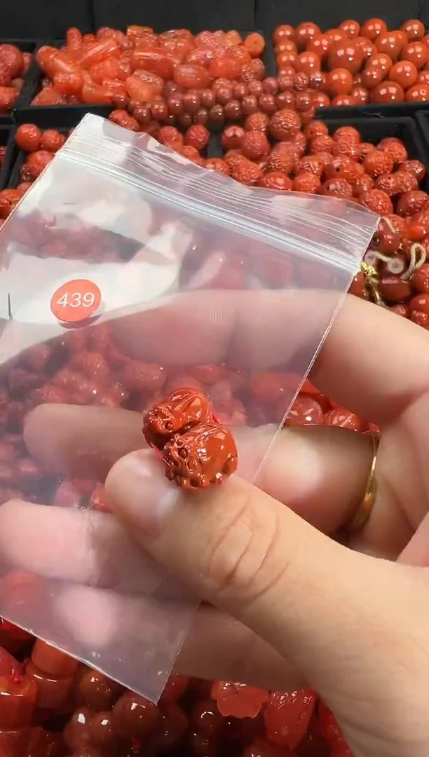 颈饰未镶嵌南红玛瑙1