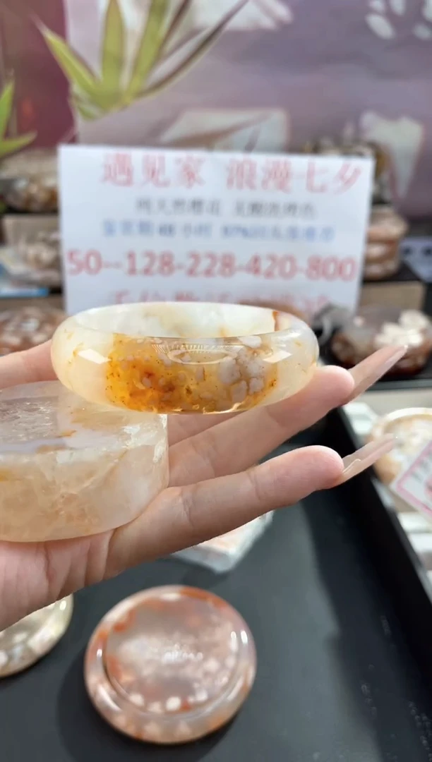 未镶嵌手镯石英质玉59