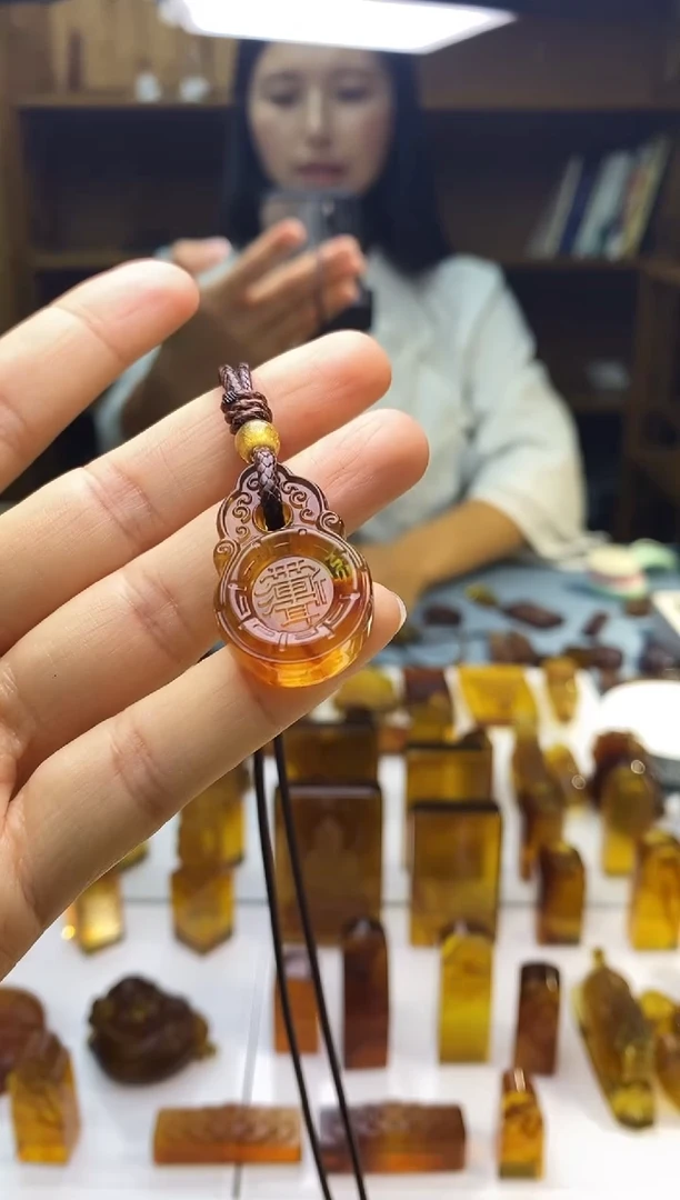 琥珀颈饰未镶嵌SN69-13（紫薇讳）