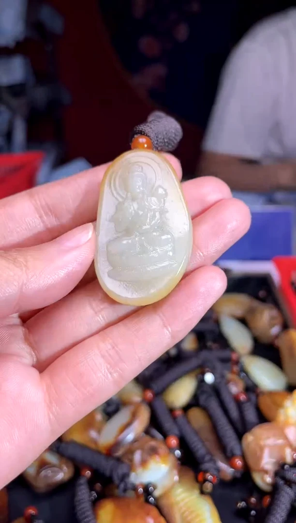 和田玉未镶嵌颈饰1