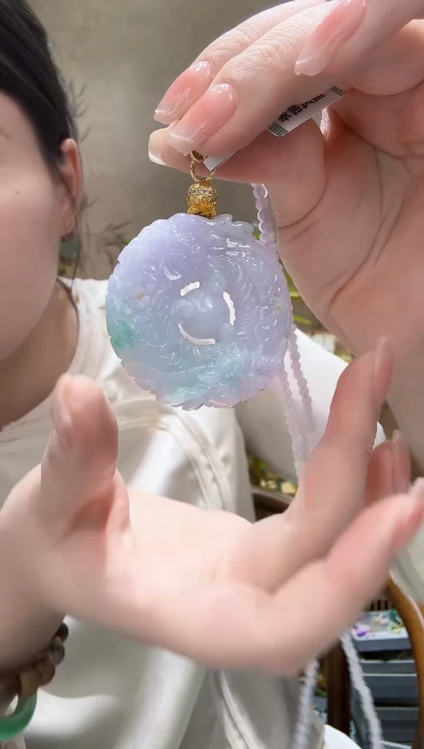 翡翠未镶嵌颈饰吊坠