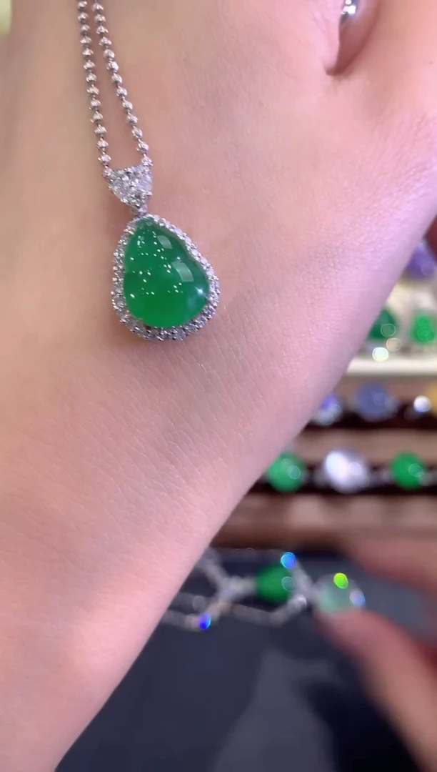 吊坠(不含链)18K金镶嵌翡翠w38