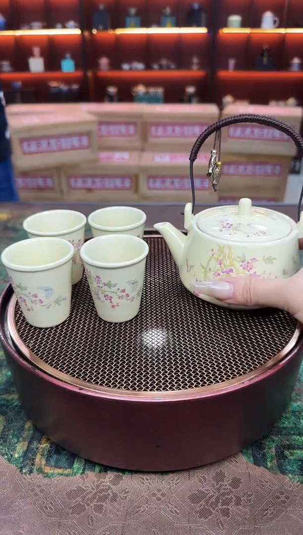 蝶恋花-提梁壶（一壶四杯）