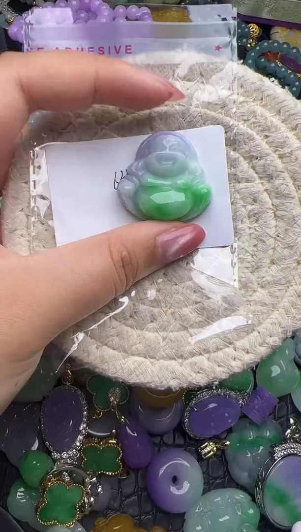 颈饰未镶嵌翡翠天然缅甸翡翠吊坠