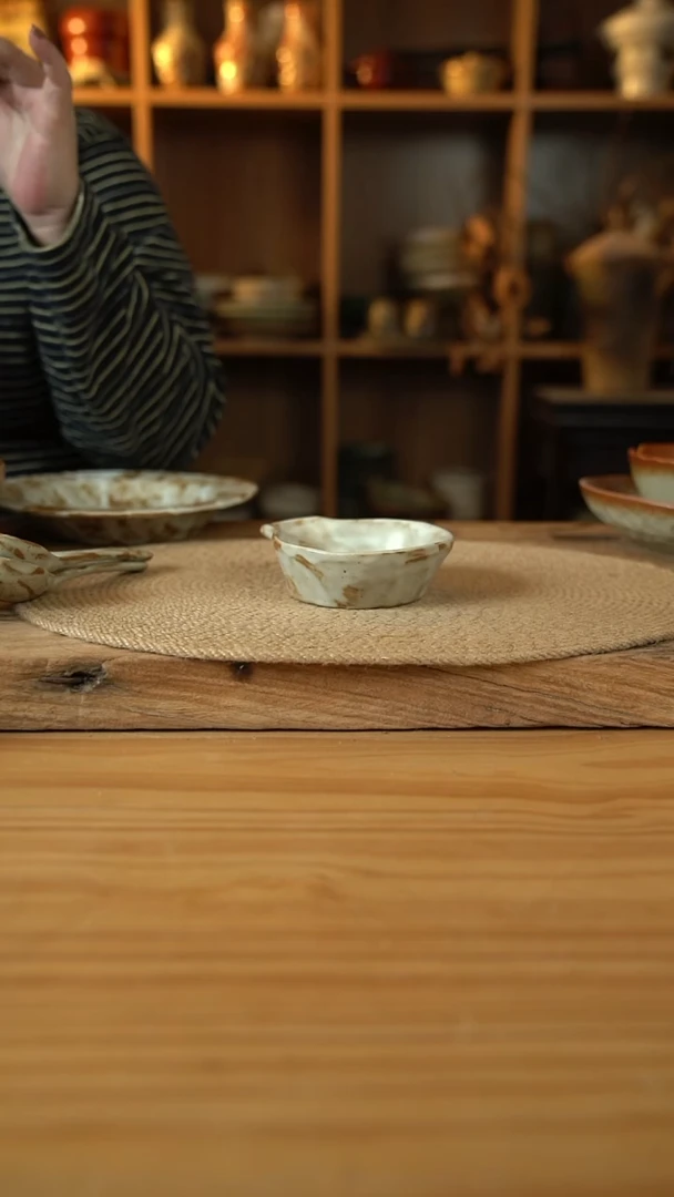 福利粉影系列的手柄小料碟1个