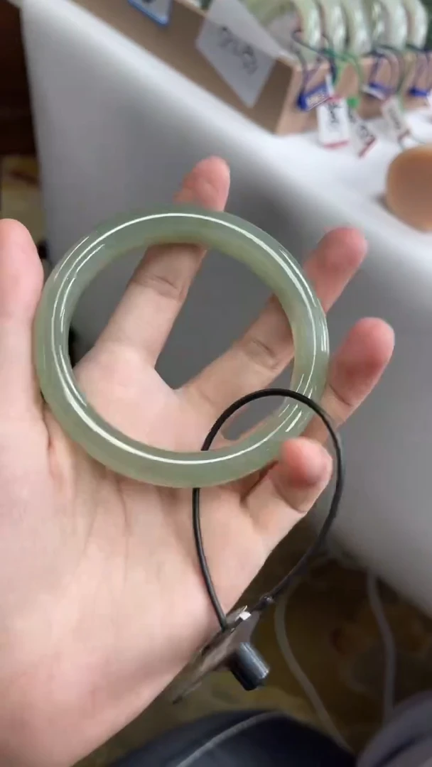 未镶嵌手镯和田玉60