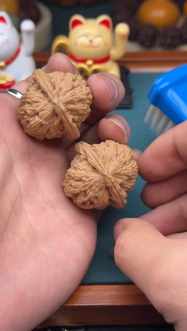 【闪购商品】文玩核桃吊坠球白059