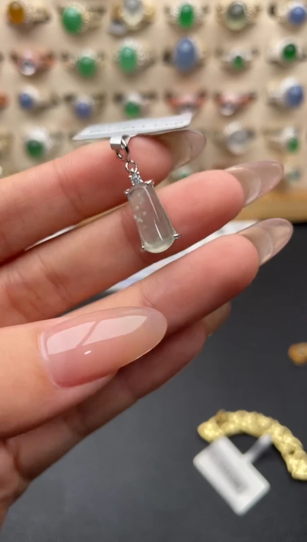 未镶嵌戒指翡翠一物一证一礼盒