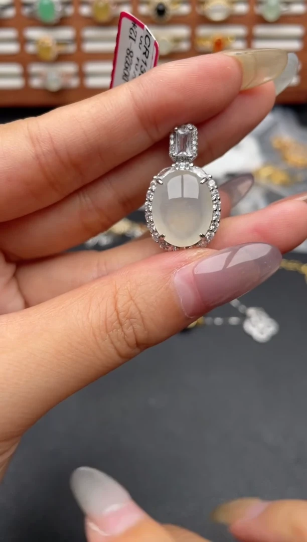 翡翠银S925镶嵌吊坠(赠链)一物一证一礼盒