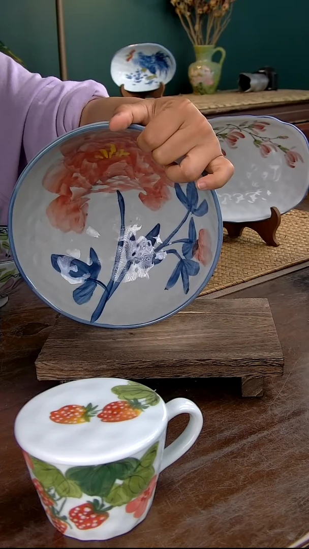 瓷片8英寸锤纹大碗-红牡丹