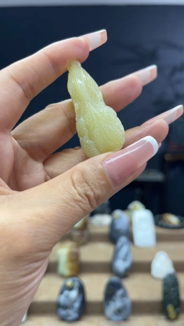 颈饰未镶嵌和田玉1