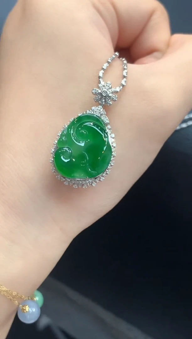 吊坠(不含链)18K金镶嵌翡翠吊坠