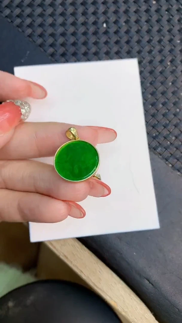 颈饰未镶嵌翡翠1