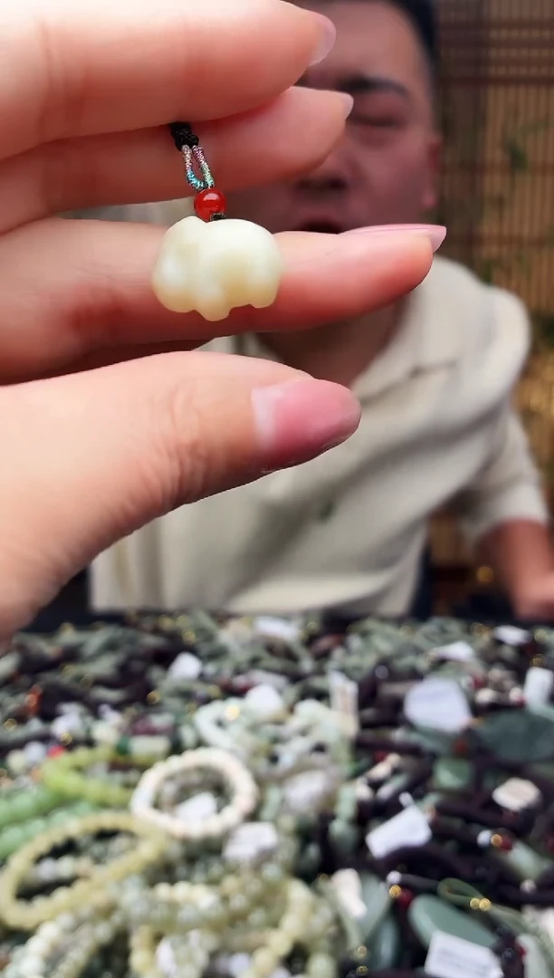 颈饰未镶嵌和田玉多样性发货，拍一发一