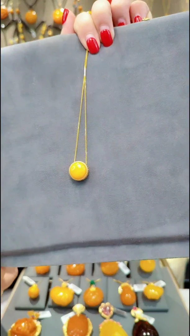 【闪购商品】蜜蜡吊坠(赠链)银S925镀金镶嵌A109蜜蜡吊坠