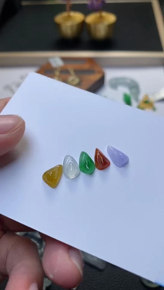 翡翠未镶嵌吊坠(不含链)32691