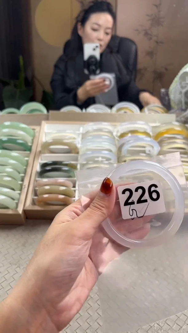 手镯玛瑙/玉髓未镶嵌226