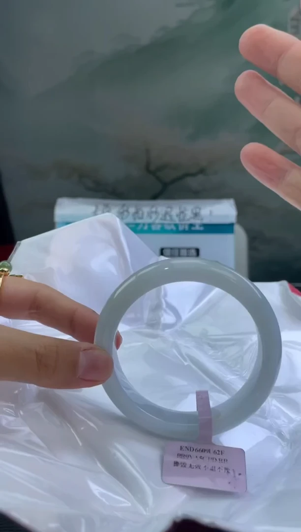 翡翠手镯未镶嵌10