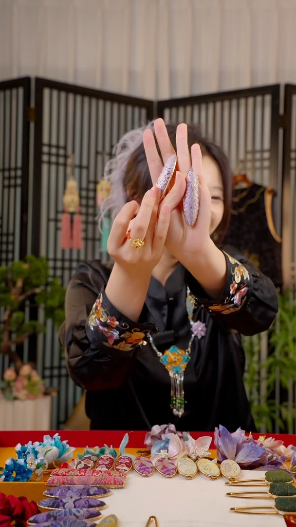 织绣安**咪非遗绒花苏绣饰品